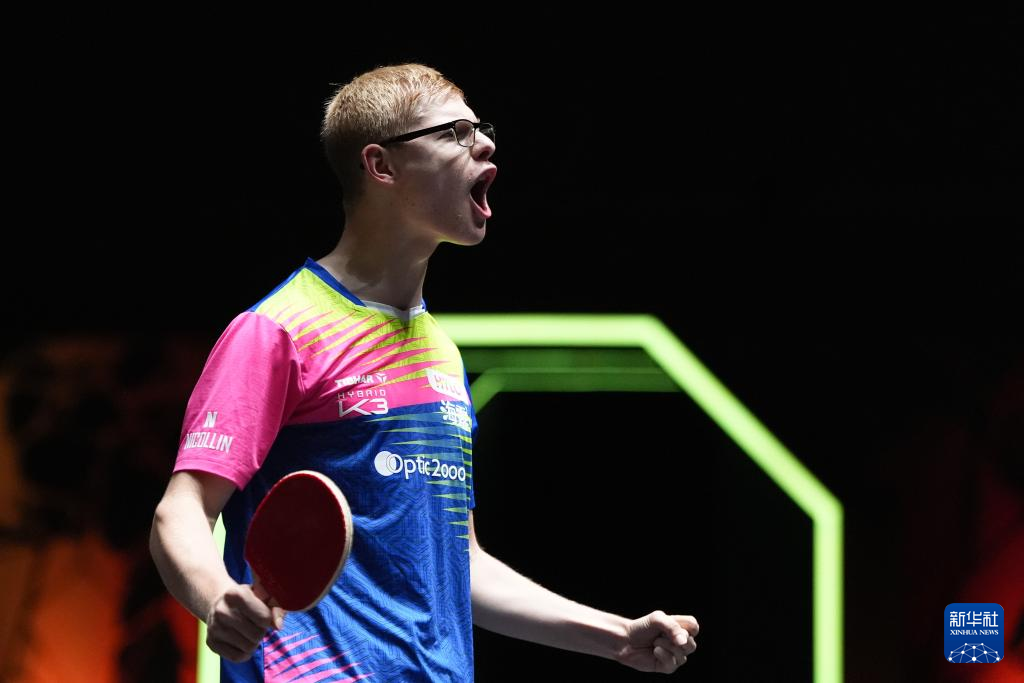 表现显然给 表现显然给